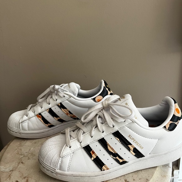 Adidas marimekko  superstar  shoes women’s size 6.5 - Picture 3 of 9